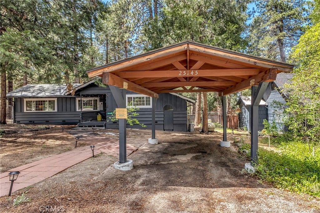 Image 2 of property listing at 25145 Marion Ridge, Idyllwild, CA 92549
