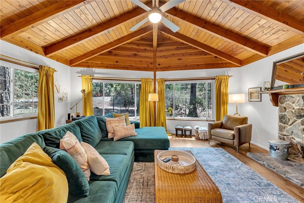 Image 22 of property listing at 25145 Marion Ridge, Idyllwild, CA 92549