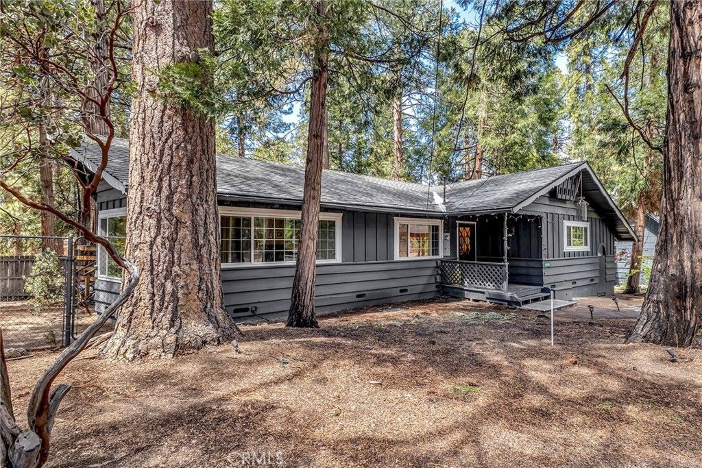 Image 3 of property listing at 25145 Marion Ridge, Idyllwild, CA 92549