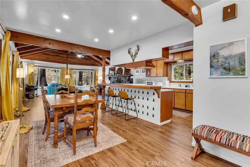 Image 8 of property listing at 25145 Marion Ridge, Idyllwild, CA 92549