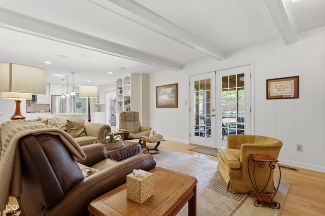 10214 E Lakeshore Drive, Carmel, IN 46033