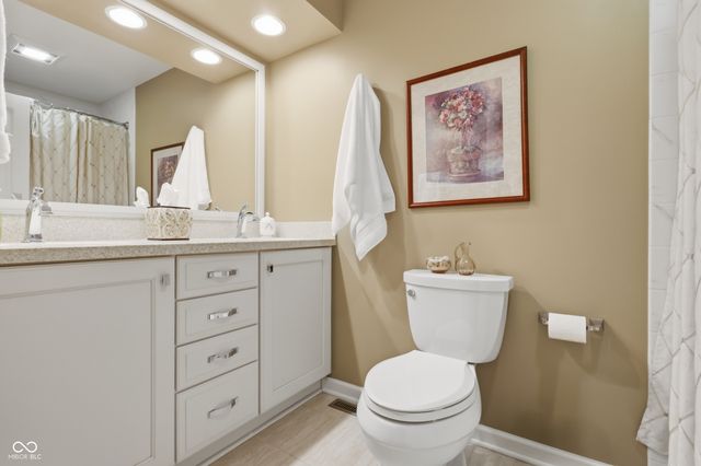 10214 E Lakeshore Drive, Carmel, IN 46033