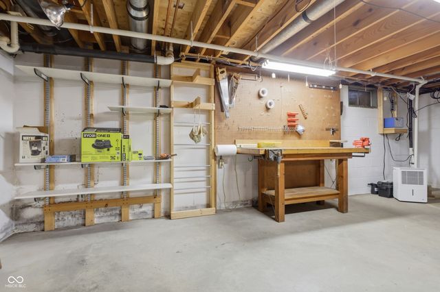10214 E Lakeshore Drive, Carmel, IN 46033