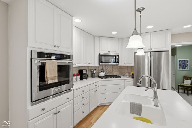10214 E Lakeshore Drive, Carmel, IN 46033