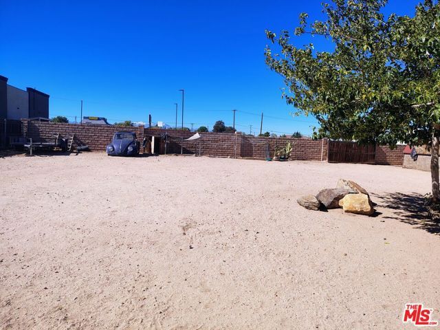 8178 Kingston Avenue, Hesperia, CA 92345