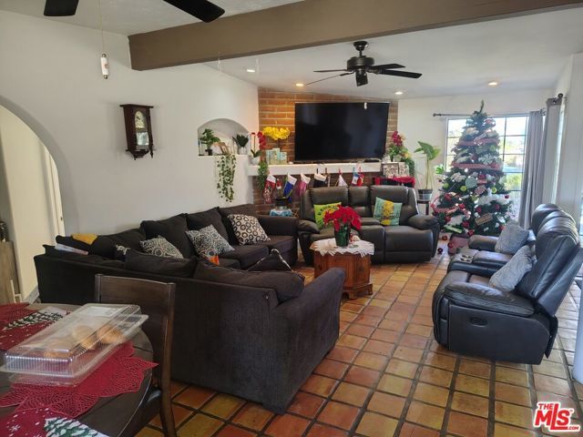 8178 Kingston Avenue, Hesperia, CA 92345