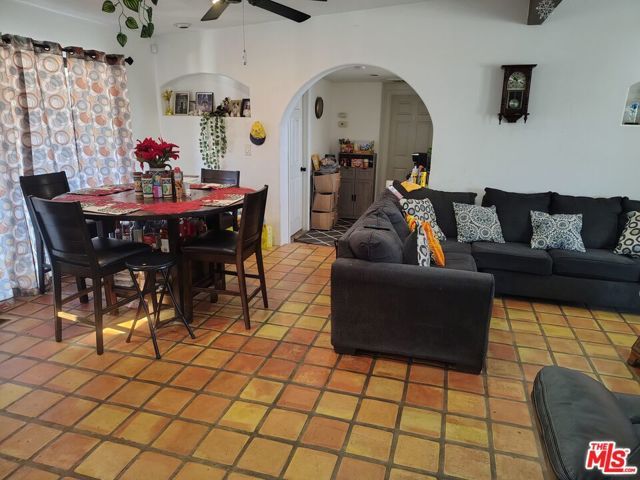 8178 Kingston Avenue, Hesperia, CA 92345