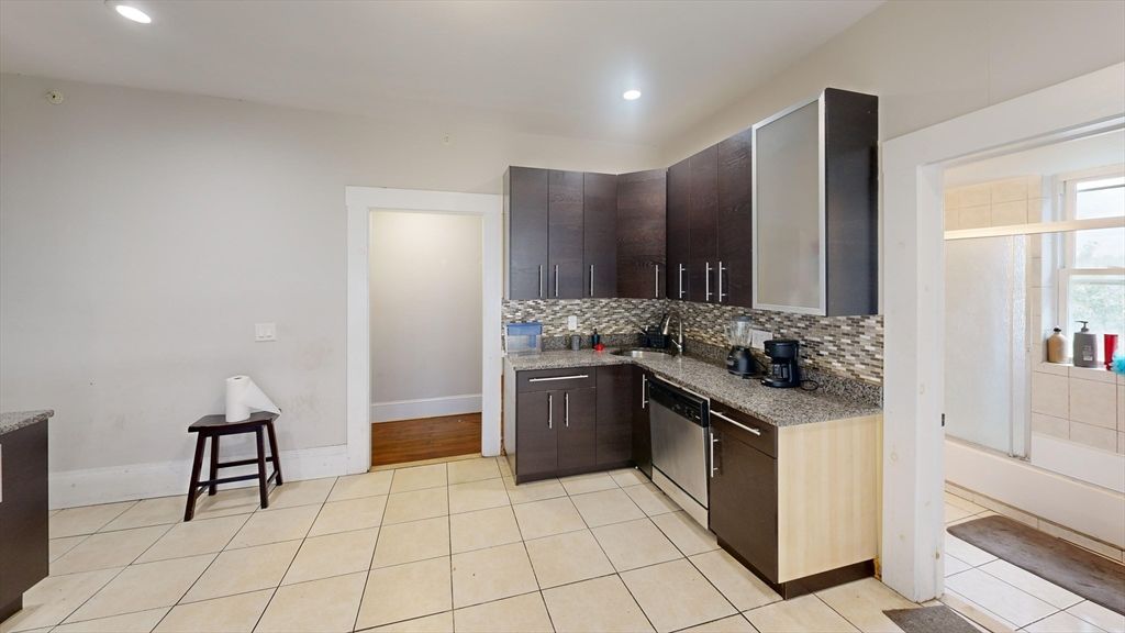 3147-3149 Washington St. 3, Boston, MA 02130