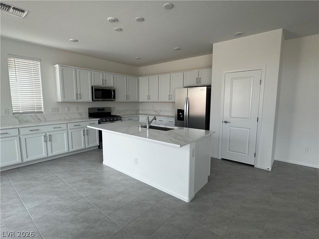 5958 Night Hawk Hill Street, Las Vegas, NV 89113