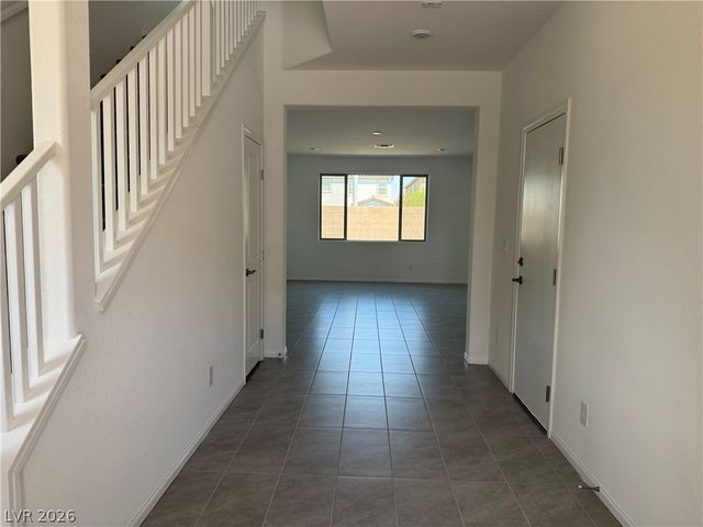 5958 Night Hawk Hill Street, Las Vegas, NV 89113