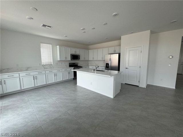 5958 Night Hawk Hill Street, Las Vegas, NV 89113