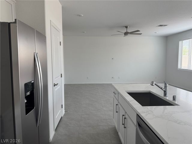 5958 Night Hawk Hill Street, Las Vegas, NV 89113