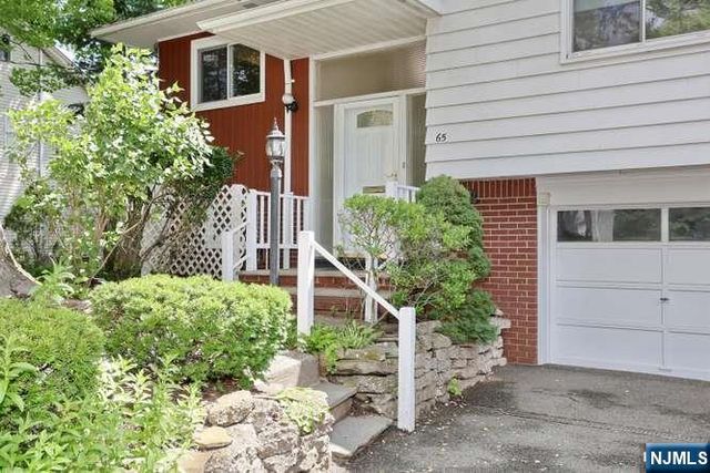 65 Haven Avenue, Bergenfield, NJ 07621