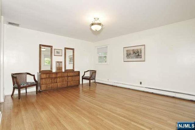 65 Haven Avenue, Bergenfield, NJ 07621