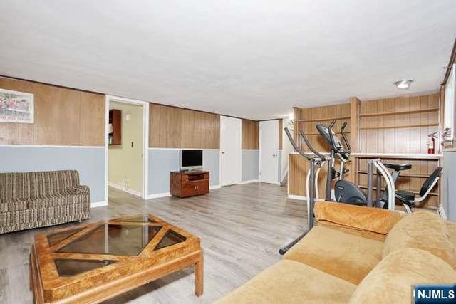 65 Haven Avenue, Bergenfield, NJ 07621