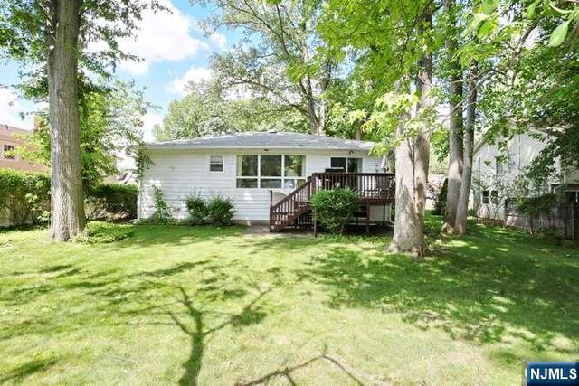 65 Haven Avenue, Bergenfield, NJ 07621