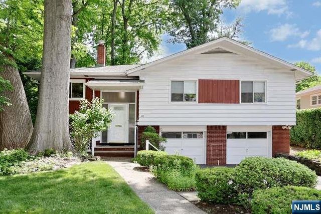 65 Haven Avenue, Bergenfield, NJ 07621