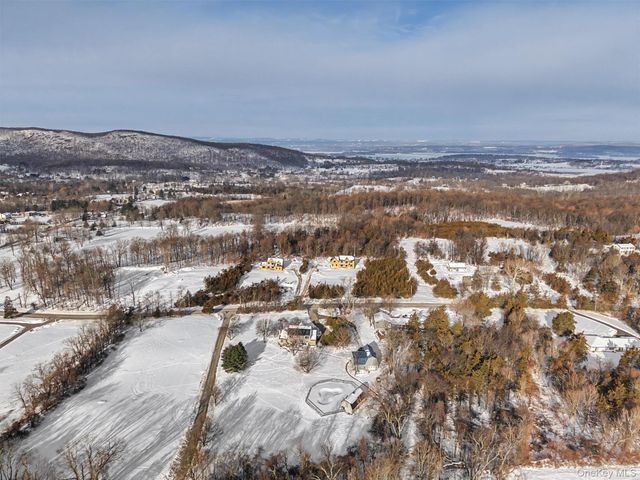 493 Union Corners Road, Florida, NY 10921