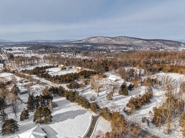 493 Union Corners Road, Florida, NY 10921