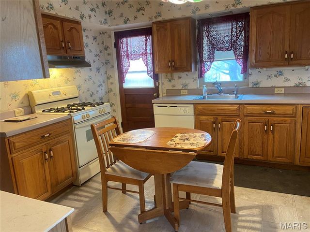 7 Wayne Street, St Charles, MO 63301