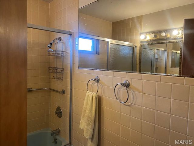 7 Wayne Street, St Charles, MO 63301