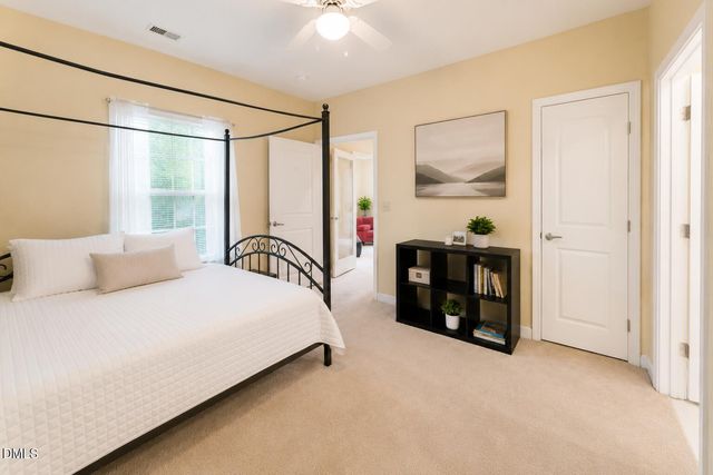 101 Campus Walk Trail 300, Elon, NC 27244