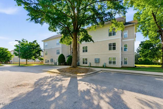 101 Campus Walk Trail 300, Elon, NC 27244
