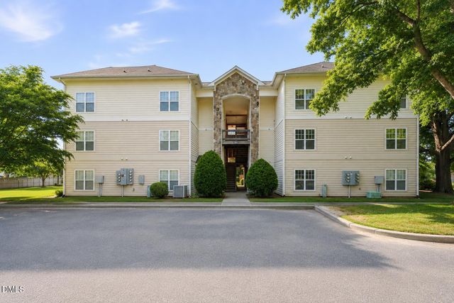 101 Campus Walk Trail 300, Elon, NC 27244