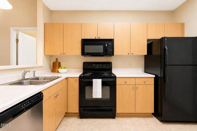 101 Campus Walk Trail 300, Elon, NC 27244