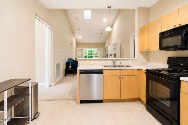 101 Campus Walk Trail 300, Elon, NC 27244