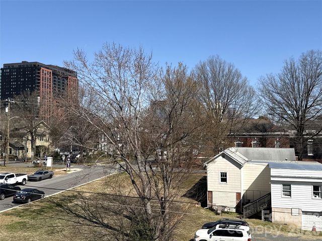 301 E Tremont Avenue 305, Charlotte, NC 28203