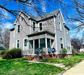 723 W ARMSTRONG Avenue, Peoria, IL 61606