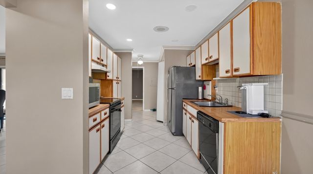 2808 S Carambola Cir Circle S 1980, Coconut Creek, FL 33066