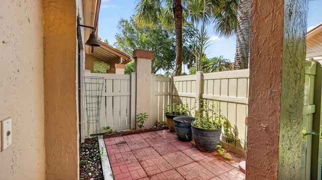 2808 S Carambola Cir Circle S 1980, Coconut Creek, FL 33066
