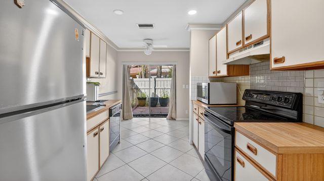 2808 S Carambola Cir Circle S 1980, Coconut Creek, FL 33066