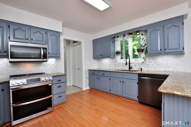 38 Milo Peck Lane, Windsor, CT 06095