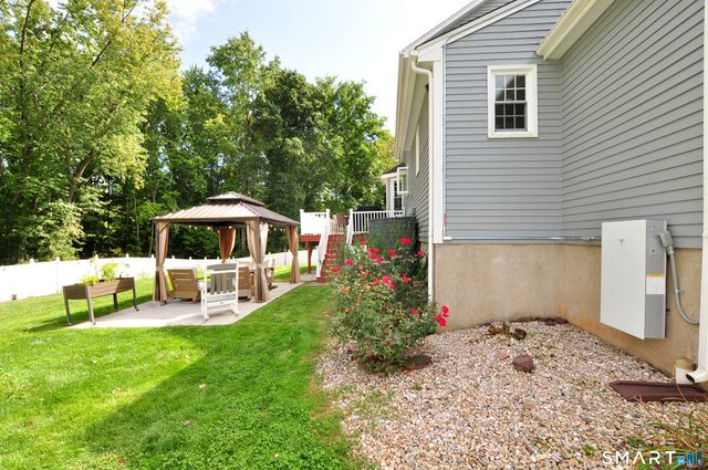 38 Milo Peck Lane, Windsor, CT 06095