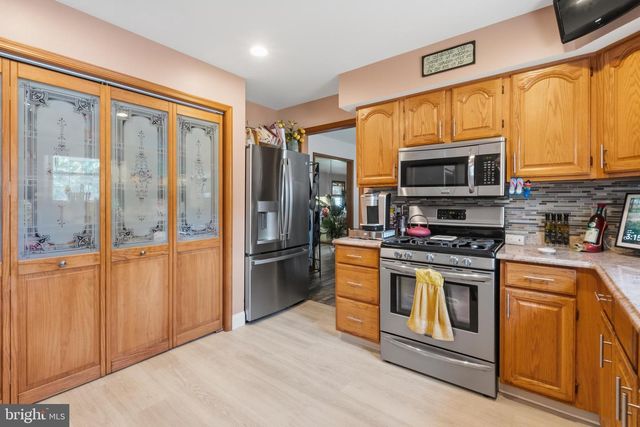 1117 TREASURE AVE, Manahawkin, NJ 08050