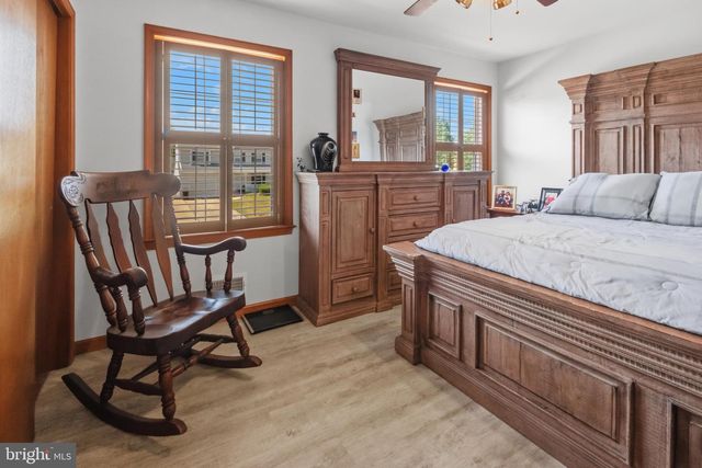1117 TREASURE AVE, Manahawkin, NJ 08050