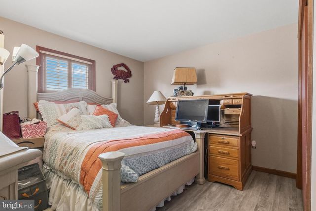 1117 TREASURE AVE, Manahawkin, NJ 08050