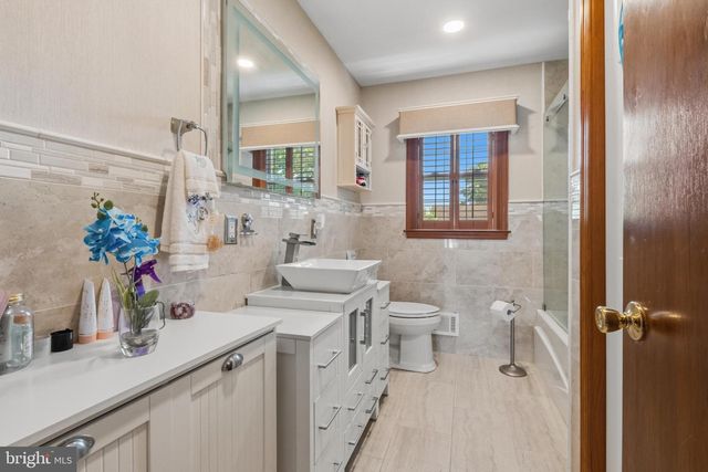 1117 TREASURE AVE, Manahawkin, NJ 08050
