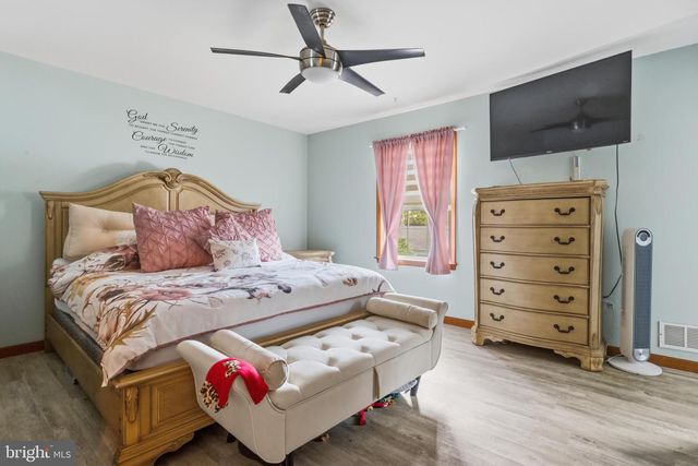 1117 TREASURE AVE, Manahawkin, NJ 08050