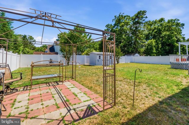 1117 TREASURE AVE, Manahawkin, NJ 08050