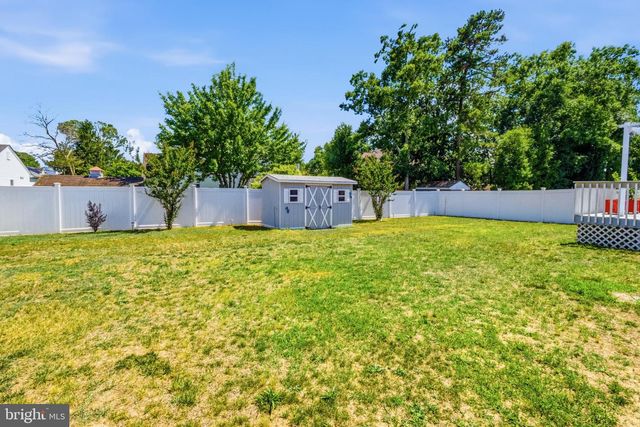 1117 TREASURE AVE, Manahawkin, NJ 08050