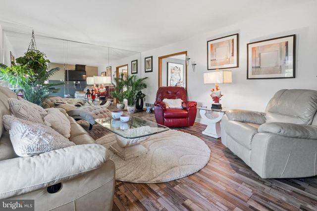 1117 TREASURE AVE, Manahawkin, NJ 08050