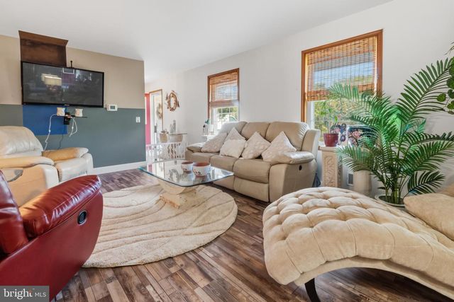 1117 TREASURE AVE, Manahawkin, NJ 08050
