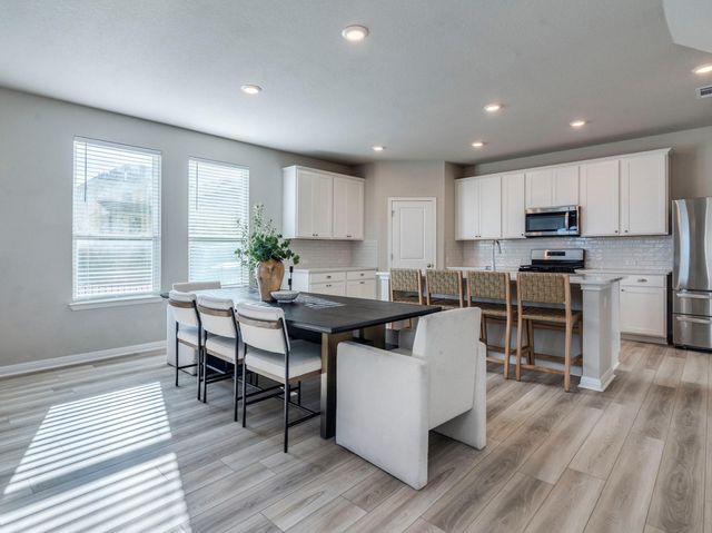 218 Glass Mountains WAY, Dripping Springs, TX 78620