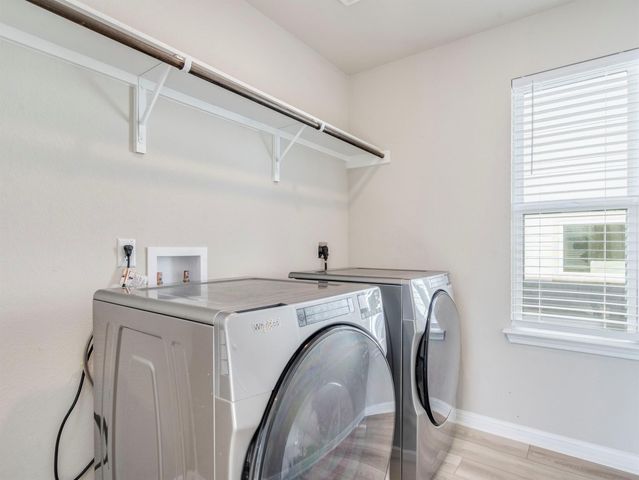 218 Glass Mountains WAY, Dripping Springs, TX 78620