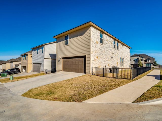 218 Glass Mountains WAY, Dripping Springs, TX 78620