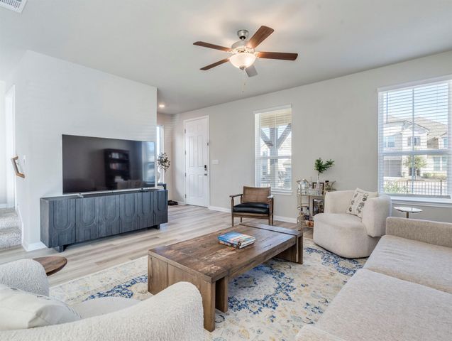 218 Glass Mountains WAY, Dripping Springs, TX 78620